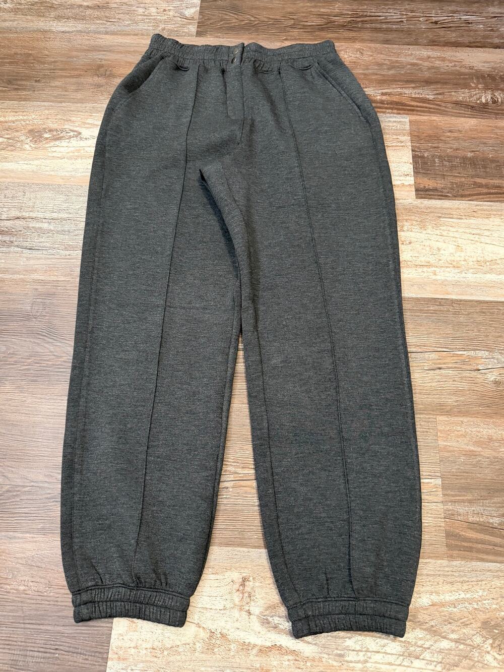 SPANX Dress button Jogger Air Essentials in gray size Medium women's EUC
